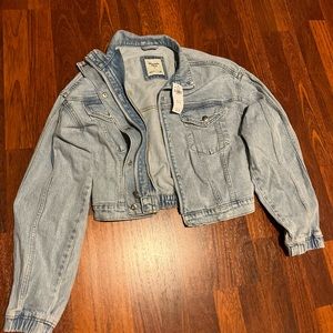 Abercrombie & Fitch NWT Cropped Slouchy Denim Jacket